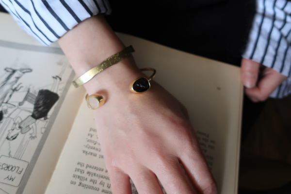 �u���X���b�g �A�N�Z�T���[ �^�J