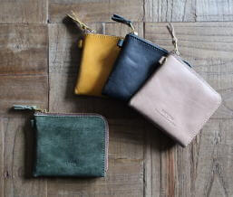 L字ファスナータイプの持ち運びしやすいミニウォレットの販売