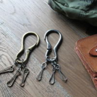 大人のアクセサリー レザーキーリング