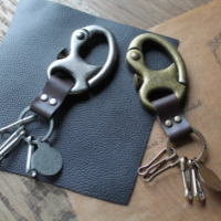 大人のアクセサリー レザーキーリング