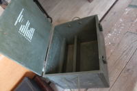 アーミーボックス