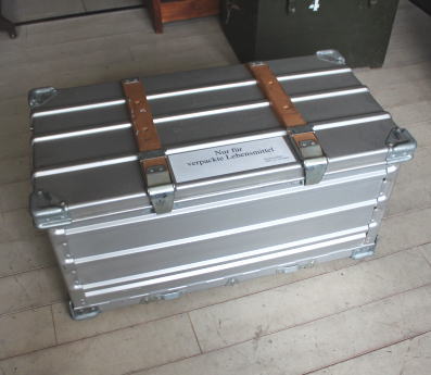 �h�C�c �R���e�i�{�b�N�X �f�B�X�v���C