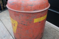 ガレージに飾りたい缶