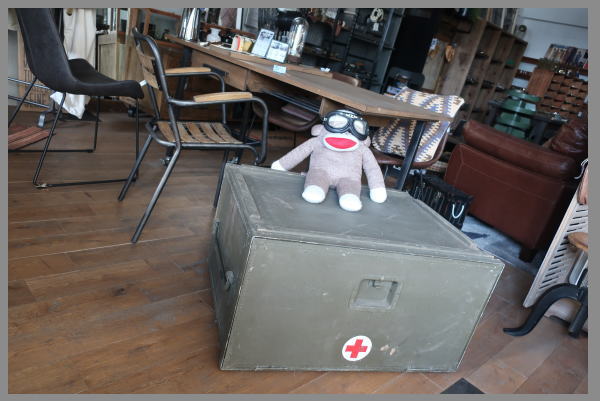 スウェ－デン収納木箱