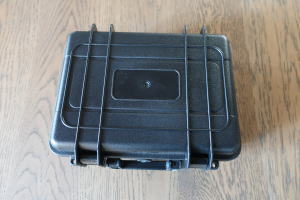 貴重品を持ち運ぶお洒落なケース