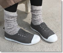 ナチュラル 靴 スニーカー