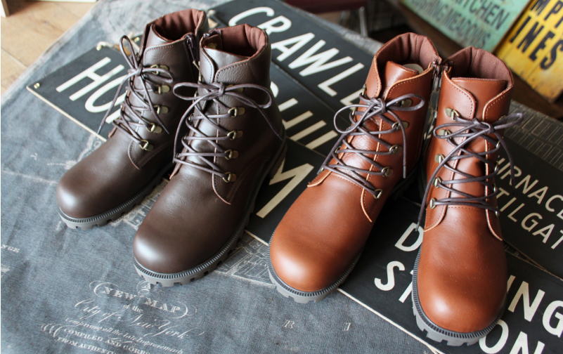 本革ブーツがSALEにて販売