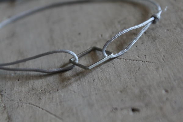 �i�`������ �@�u���X���b�g �A�N�Z�T���[