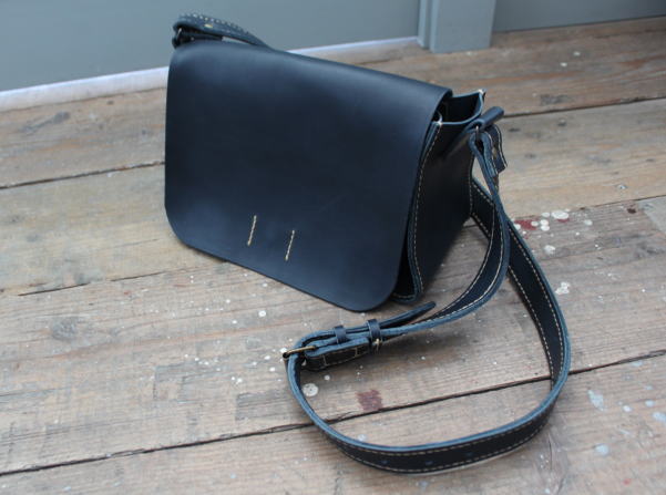 ���U�[ �o�b�O �{�v