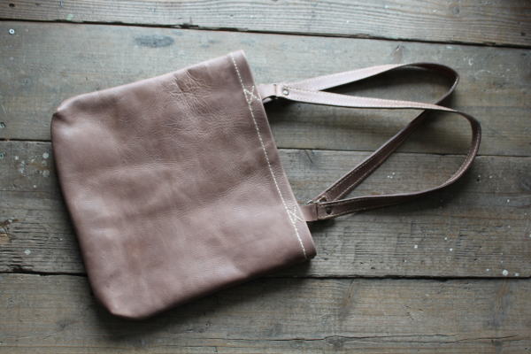 ���U�[ �o�b�O �g�[�g