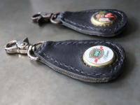 ���U�[ �L�[�z���_�[ �A���e�B�[�N