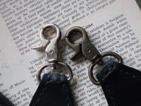 ���U�[ �L�[�z���_�[ �A���e�B�[�N